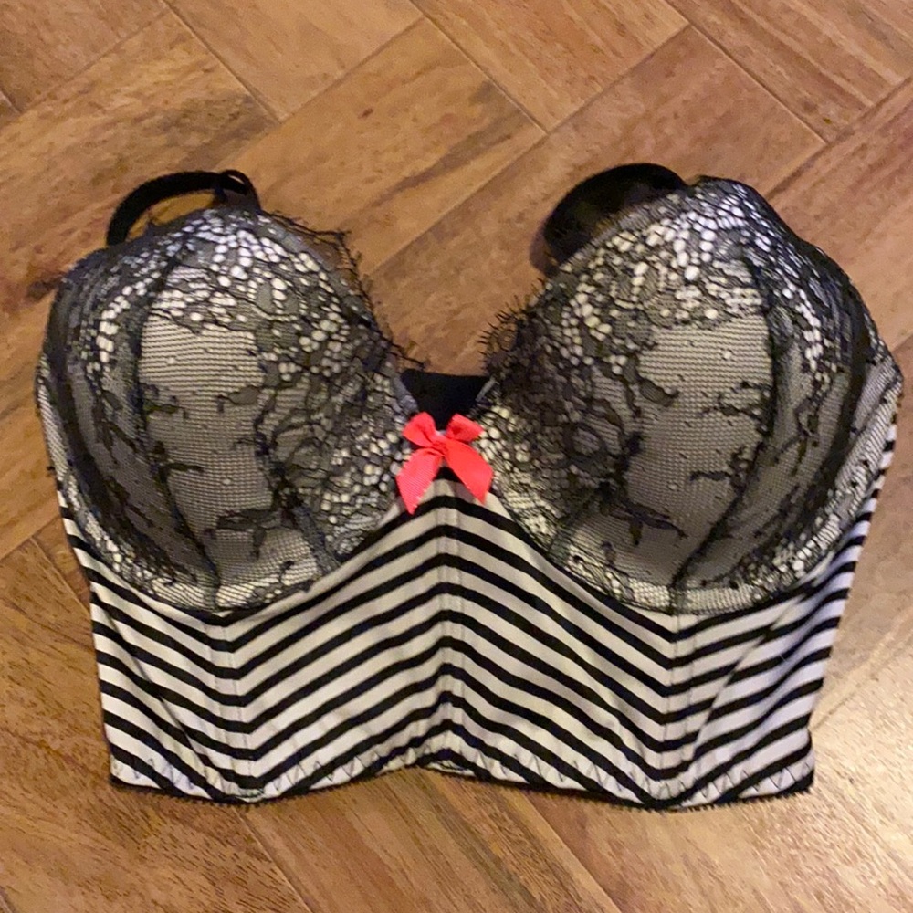 VS black and white long line bra